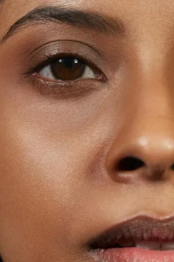 Correcteur anti-cernes