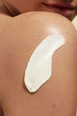 Crème solaire jeunesse très haute protection SPF 50+