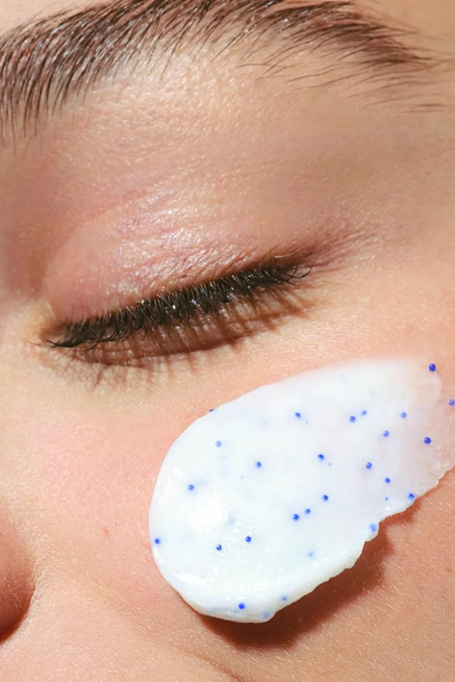 Doux nettoyant moussant apaisant pour peaux mixtes à grasses