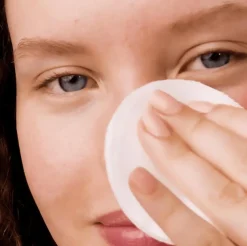 Eau micellaire apaisante 3-en-1 Very Rose