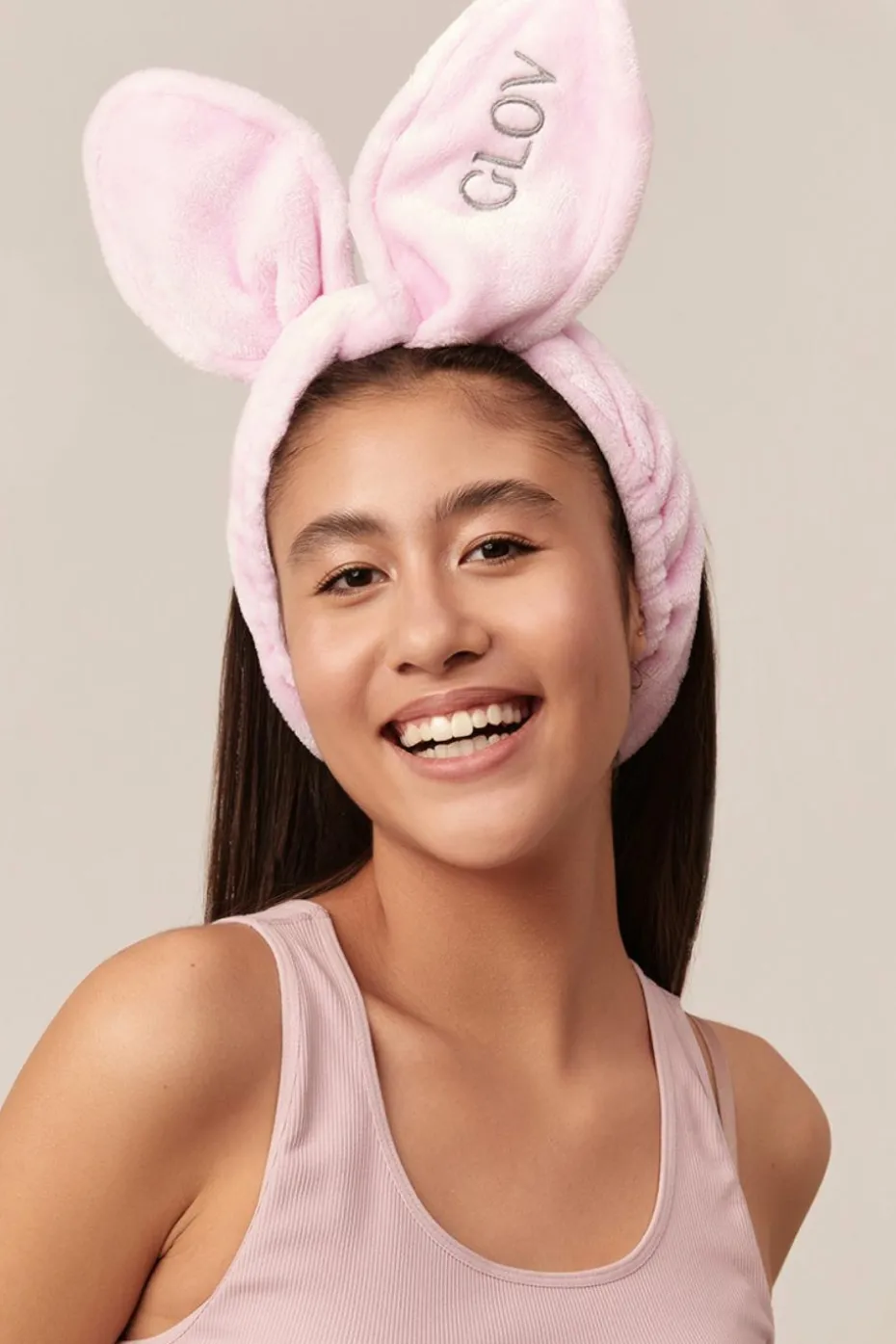 Ensemble bunny together gant démaquillant à l’eau avec mitaine correctrice et bandeau à oreilles de lapin rose