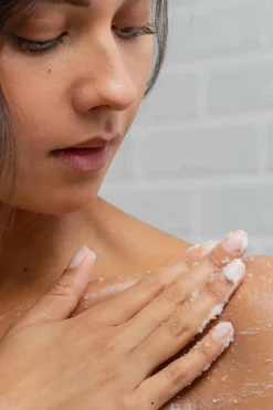 Gommage corps nourrissant rechargeable au sucre et aux huiles végétales BIO