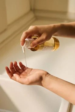 Huile légère démaquillante à la centella asiatica