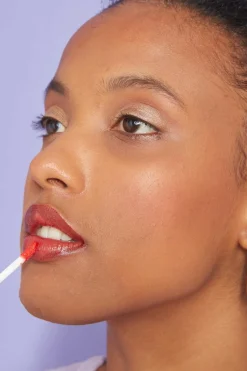 Le gloss embellisseur lèvres Je ne sais quoi …