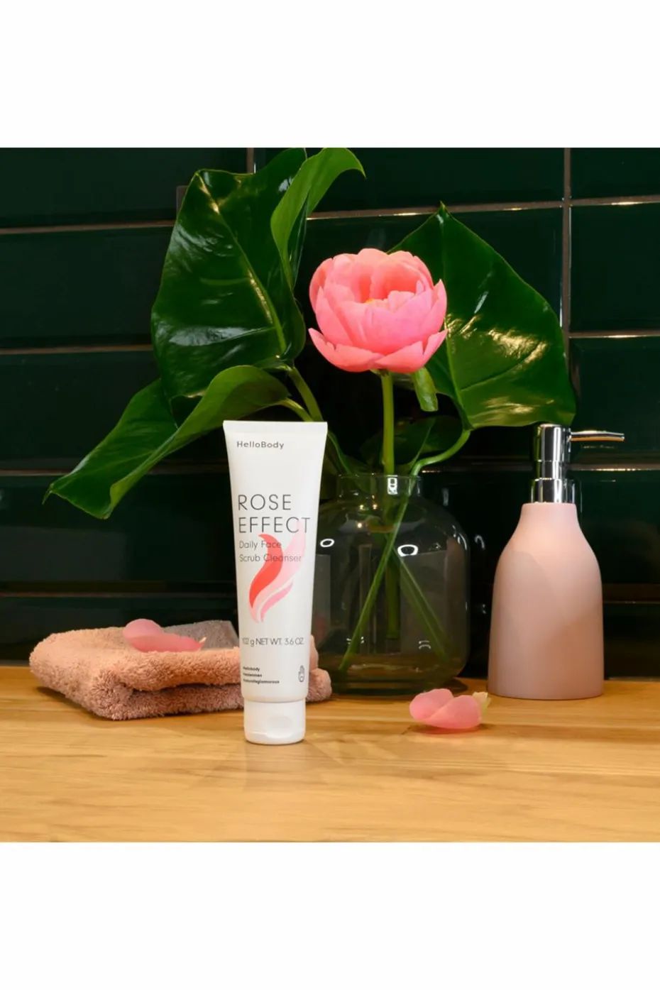 Nettoyant-exfoliant visage doux Rose Effect