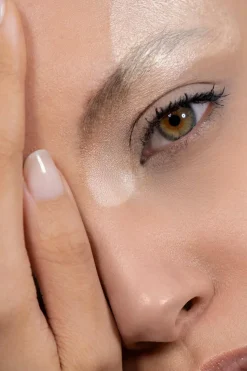 Ombre à paupières liquide irisée