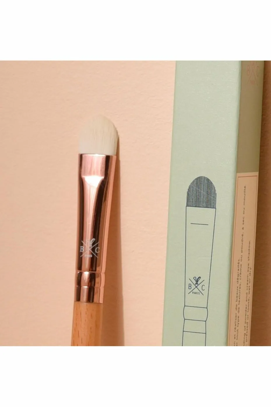 Pinceau à paupières précision