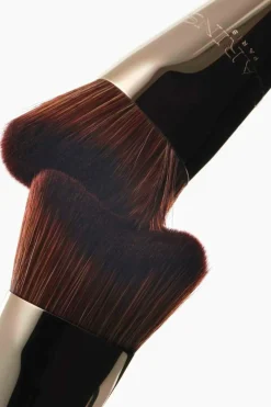 Pinceau fond de teint inspiré du Gua Sha