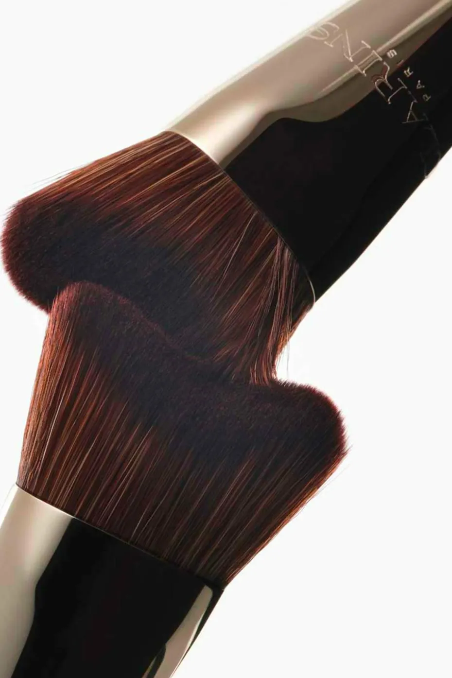 Pinceau fond de teint inspiré du Gua Sha