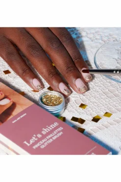 Pinceau paillettes nail art