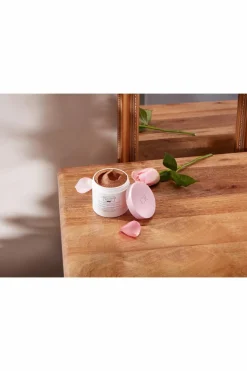 Pâte lavante volumisante aux extraits de rose