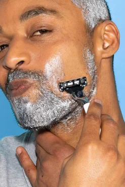 Routine rasage avec crème à raser