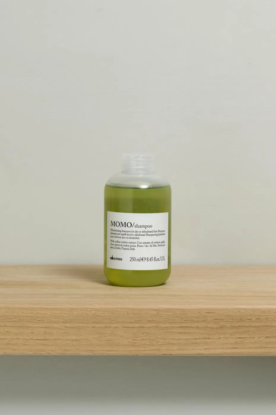 Shampoing hydratant rechargeable pour cheveux secs Momo