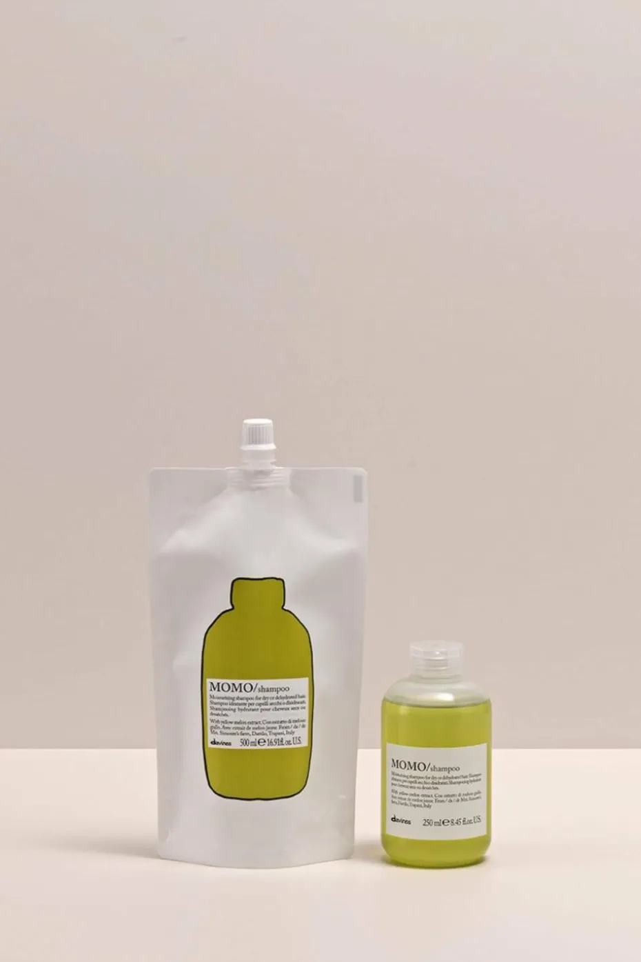Shampoing hydratant rechargeable pour cheveux secs Momo