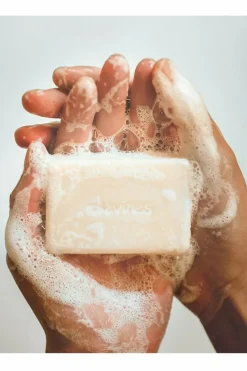 Shampoing solide pour cheveux secs Momo