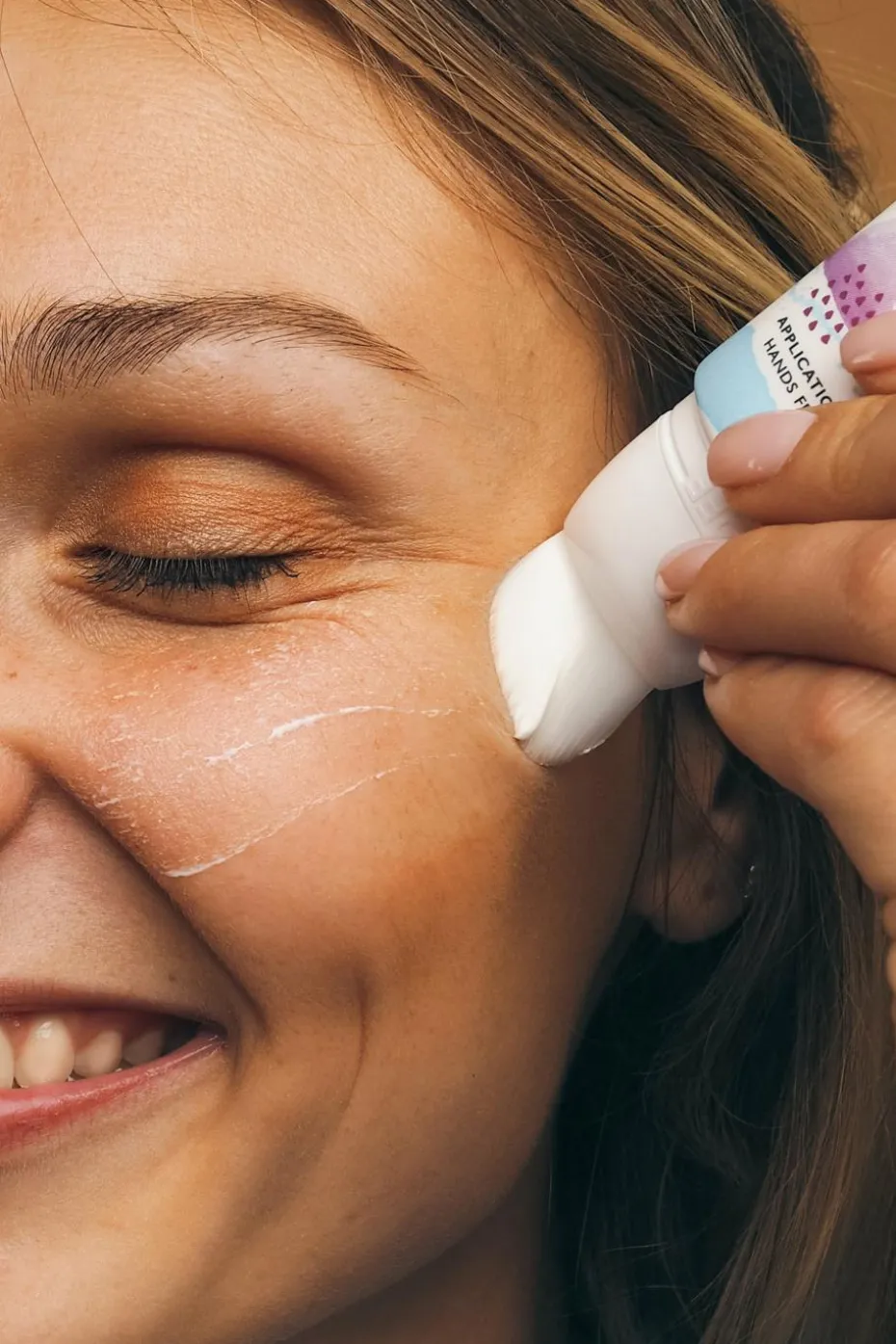 Soin visage solaire SPF50 format pinceau idéal ski