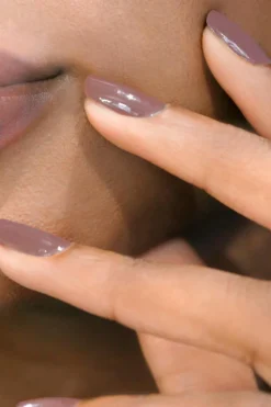 Vernis semi-permanent Green Flash Les roses